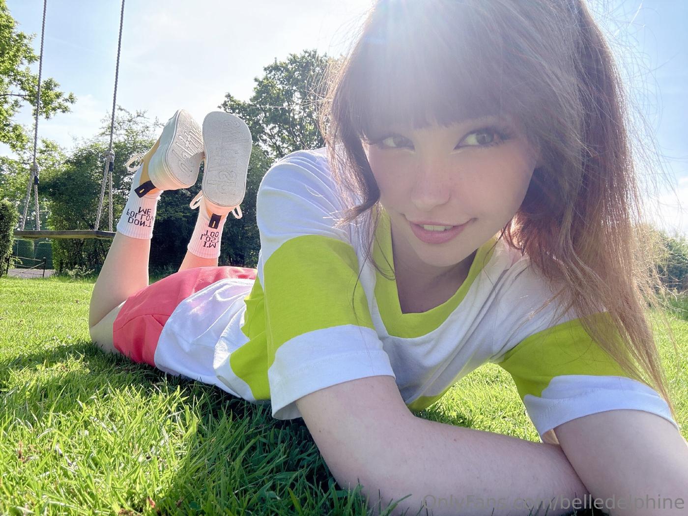 belle delphine chihiro cosplay outdoor onlyfans set leaked 14